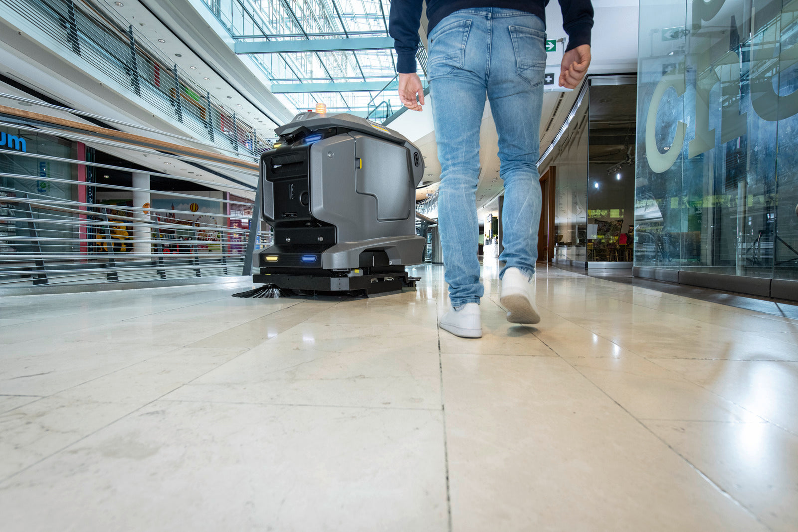 Karcher KIRA B 50 Autonomous Scrubber Drier image 1